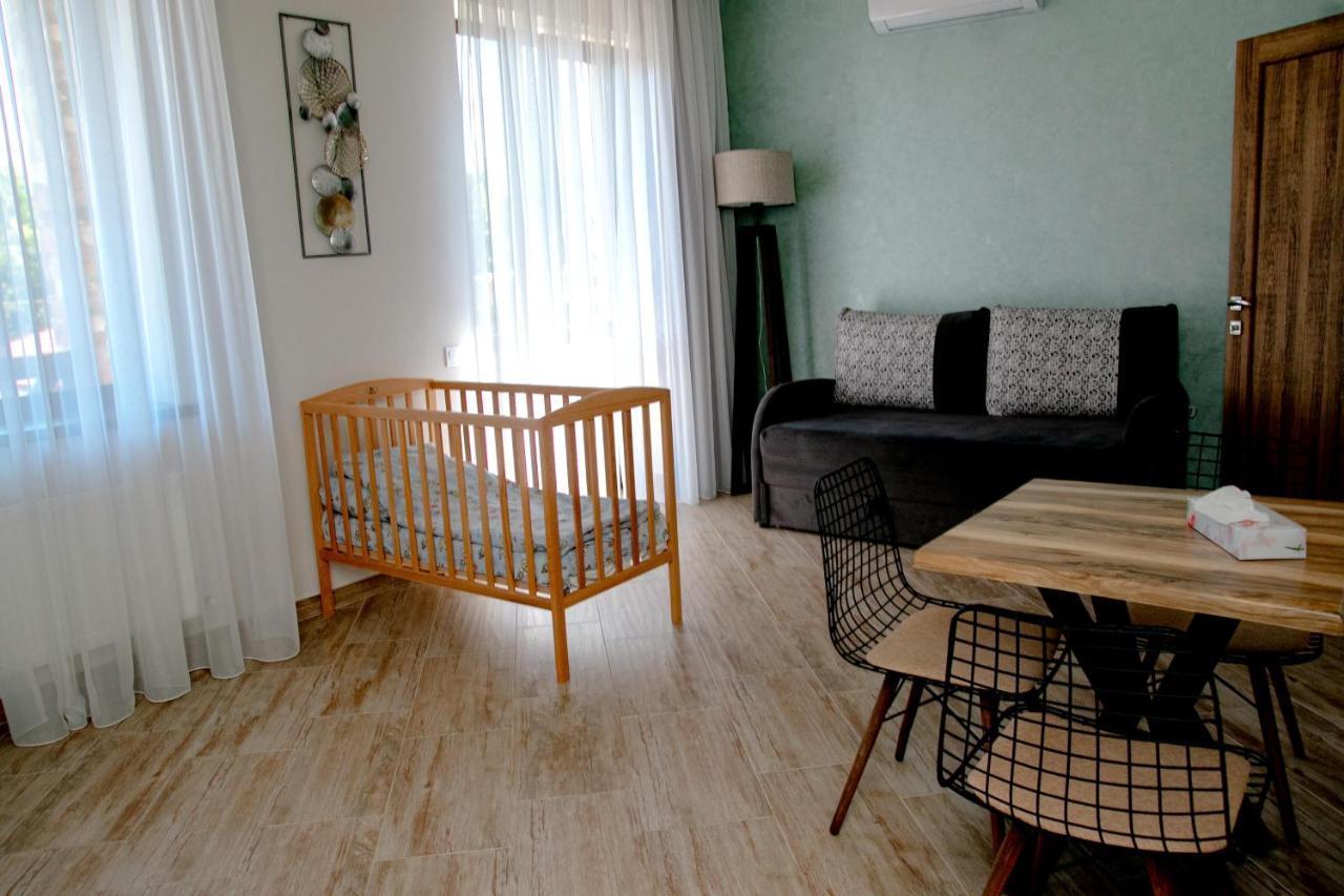 Oasis Family Apartments Sanzhiyka Dış mekan fotoğraf
